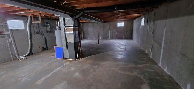 Foto del edificio - 3BR, 1BTH with full unfinished basement! N...