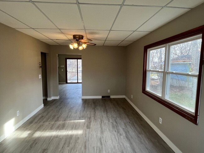 Foto del edificio - 4 Bed 2 Bath in Wausau! Deposit Special : ...