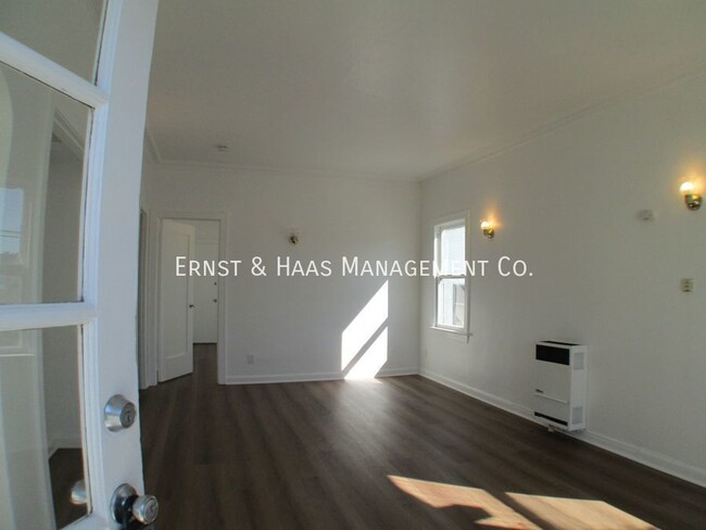 Foto del edificio - Great 1 Bedroom Apartment in Historical Wi...