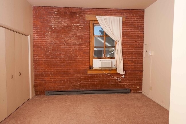 Building Photo - 613 Cherry Aly