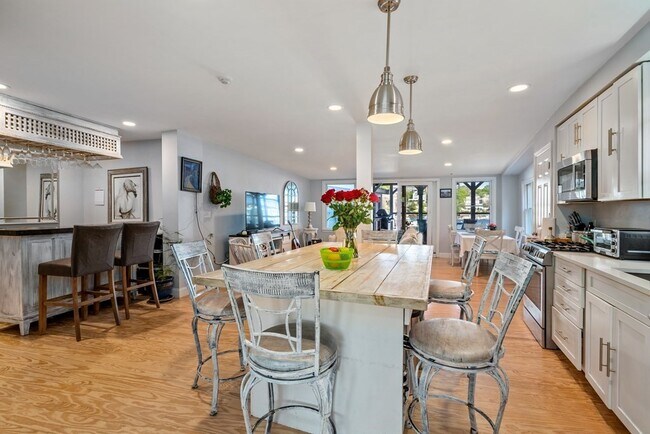 Foto del edificio - 75 Rocky Neck Ave
