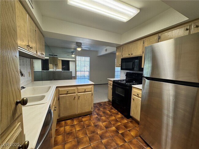 Foto del edificio - 3109 Pinehurst Dr
