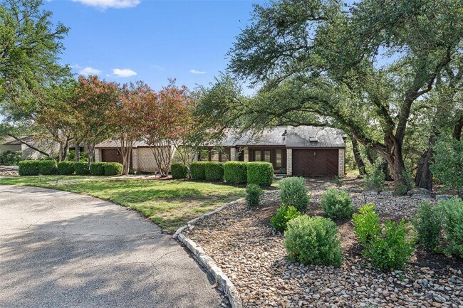 104 Timpanagos Dr Lakeway TX - 104 Timpanagos Dr Lakeway Tx Building Photo 