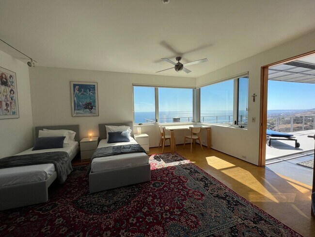 Foto del edificio - Modern Masterful Creation 4b 4b with most impressive views in Malibu