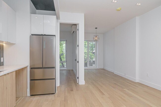 Foto del edificio - 987 Bedford Ave