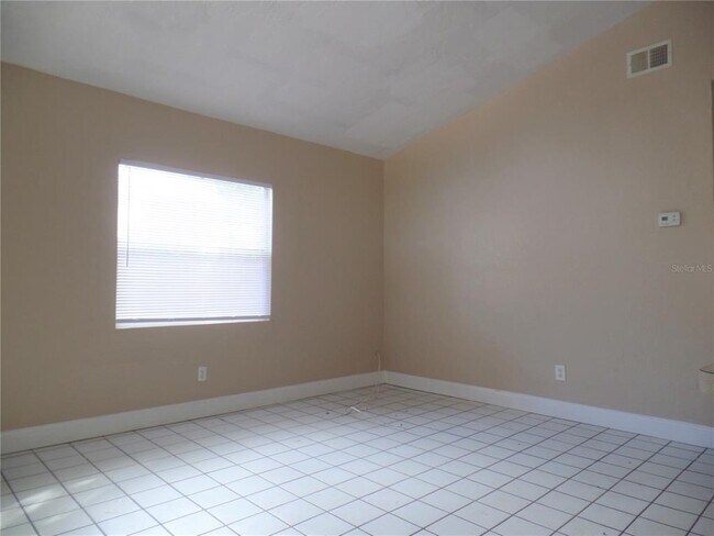 Building Photo - 644 Hickman Ct S