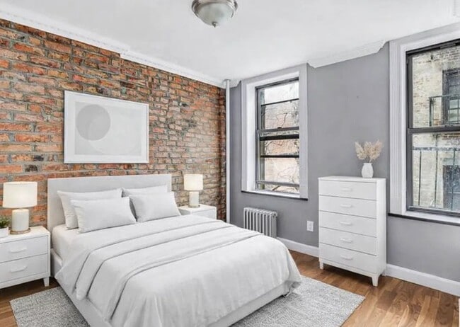 Building Photo - 166 Mulberry St