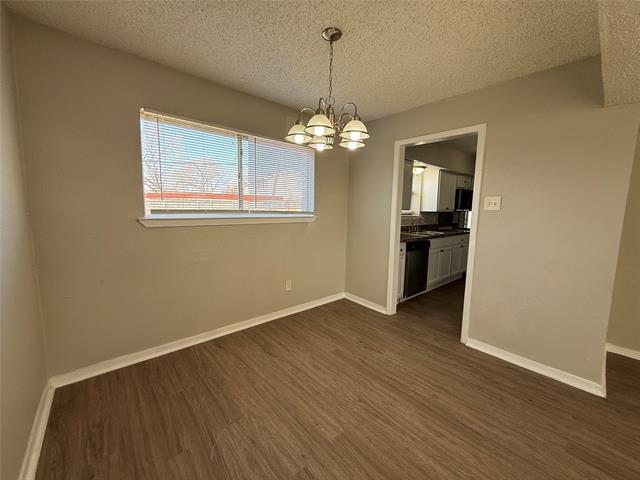 Building Photo - 3907 Emerald Dr