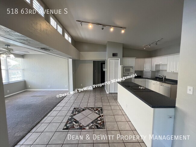 Building Photo - 518 63rd Ave S