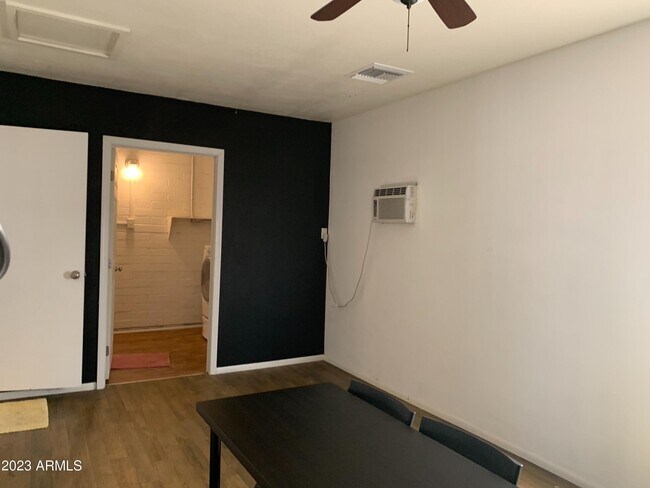Building Photo - 123 E Fairmont Dr