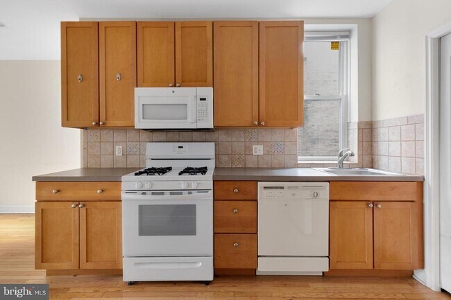 Foto del edificio - 4215 Ridge Ave