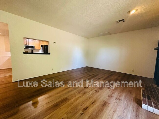 Foto del edificio - 11413 Springhollow Rd