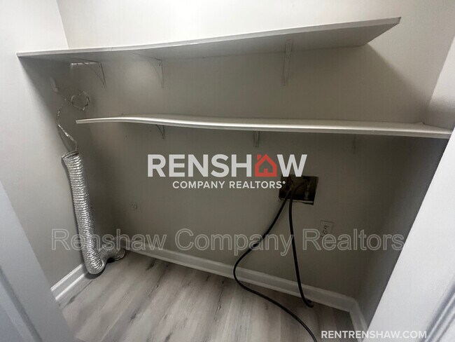Foto del edificio - 76 Crestwood Dr