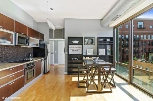 Foto del edificio - 650 W Wayman St