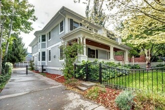 Building Photo - 510 Hawthorn Ave