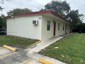 Building Photo - 616 NW 4th Ave