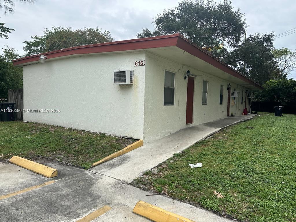 Primary Photo - 616 NW 4th Ave