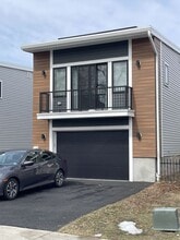 Building Photo - 1142 Springwood Ave