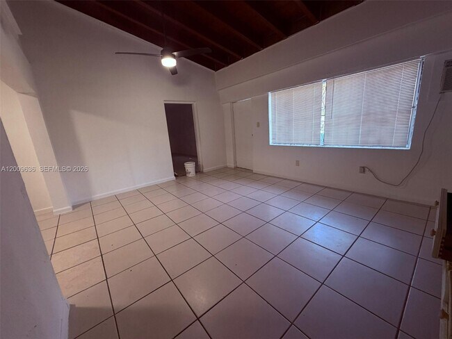 Foto del edificio - 590 NW 46th St