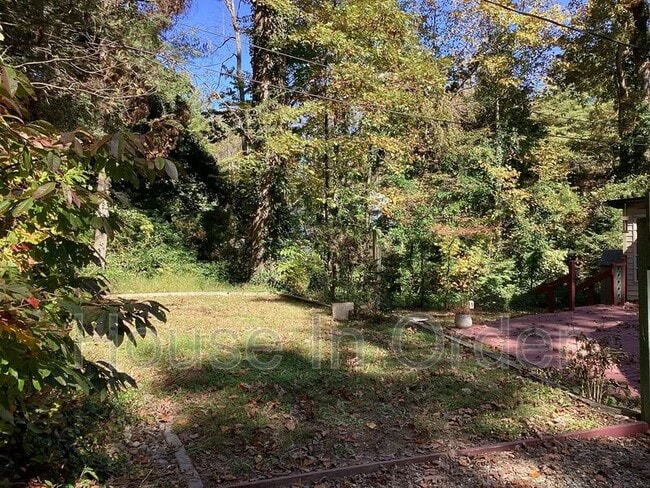 Building Photo - 105 Campbell Dr