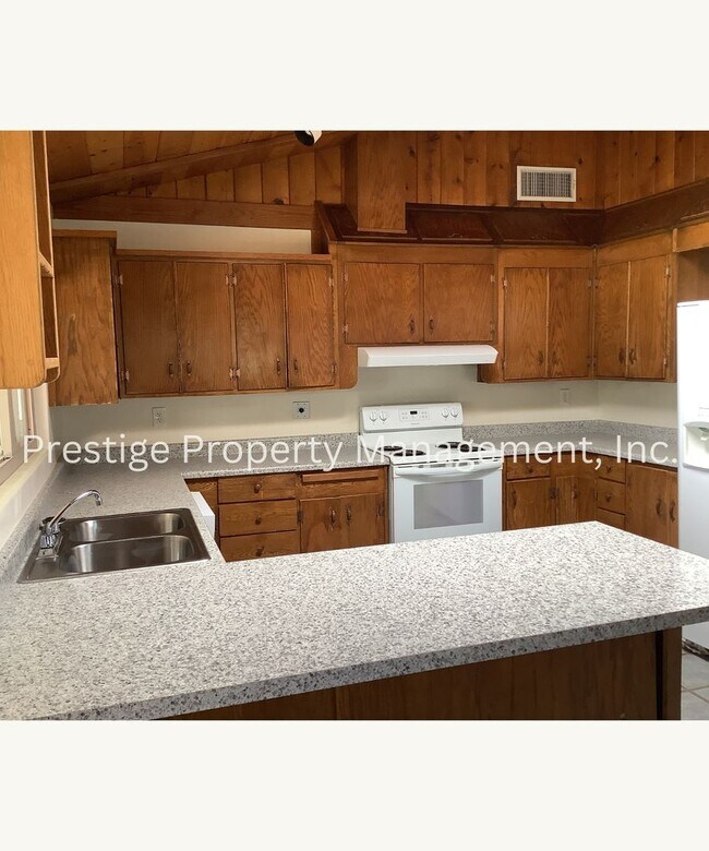 Foto del edificio - 3BD 2BA Waiting for You to Call Home!!