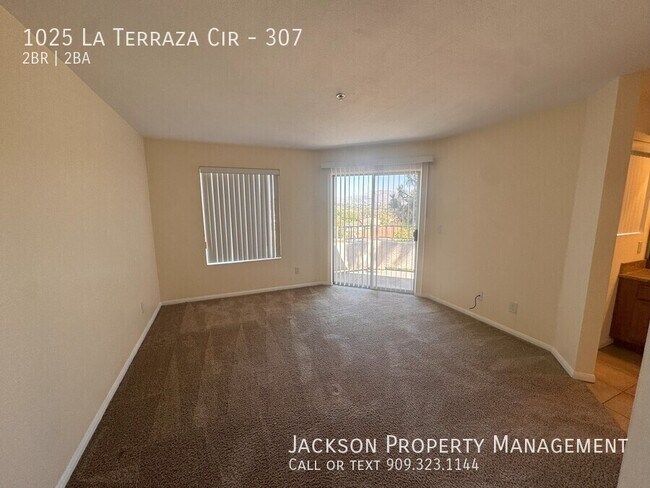 Foto del edificio - 1025 La Terraza Cir