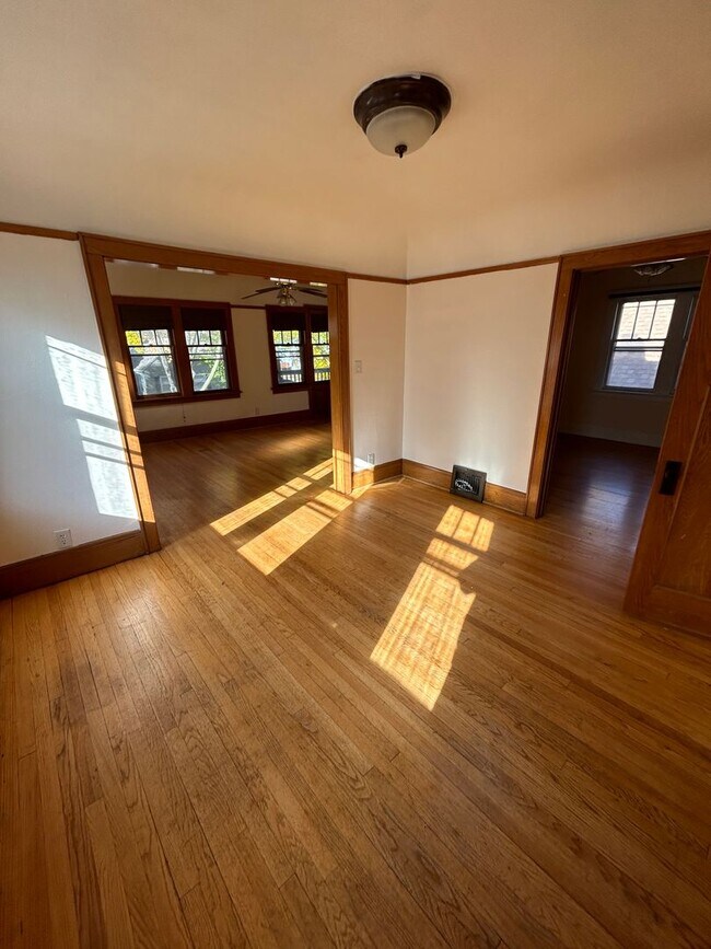 Foto del edificio - 2372N70K