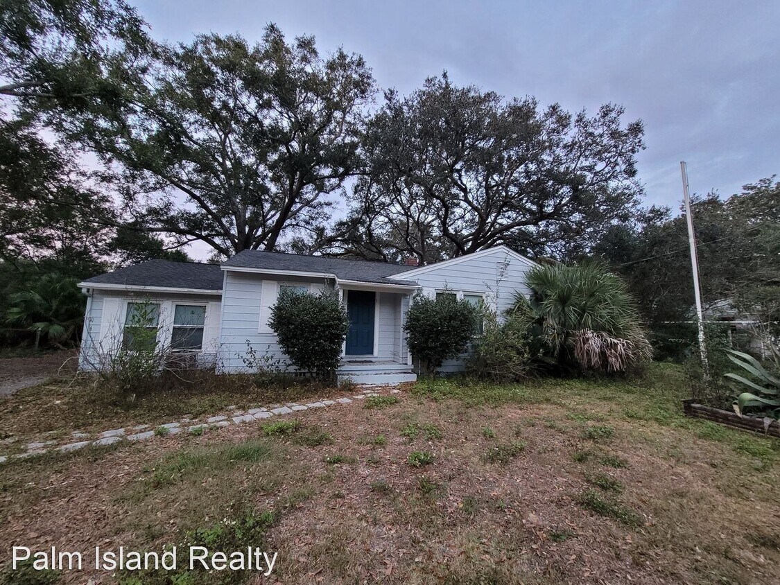 Primary Photo - 4 br, 2 bath House - 110 Lakewood Rd