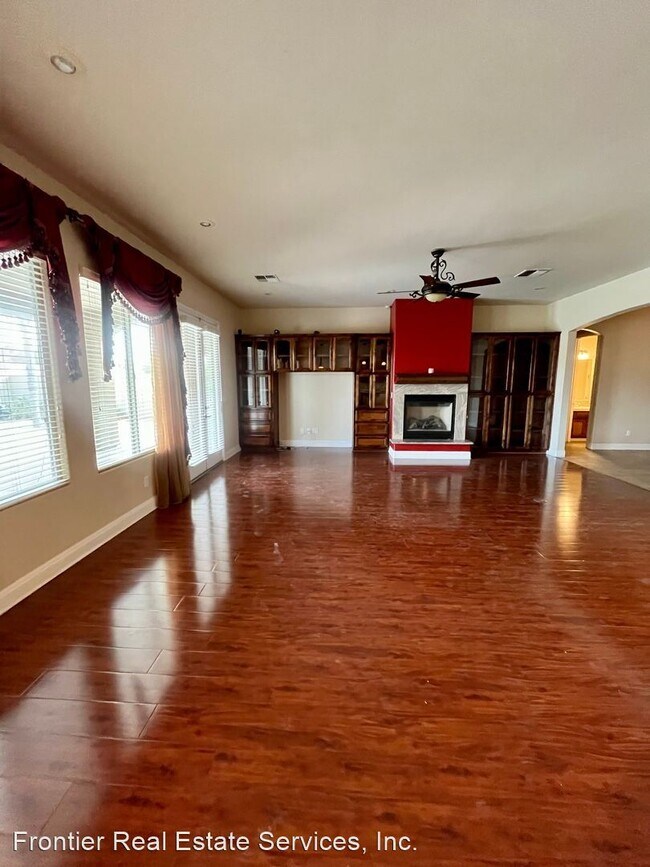 Foto del edificio - 4 br, 2 bath House - 4406 Root Way