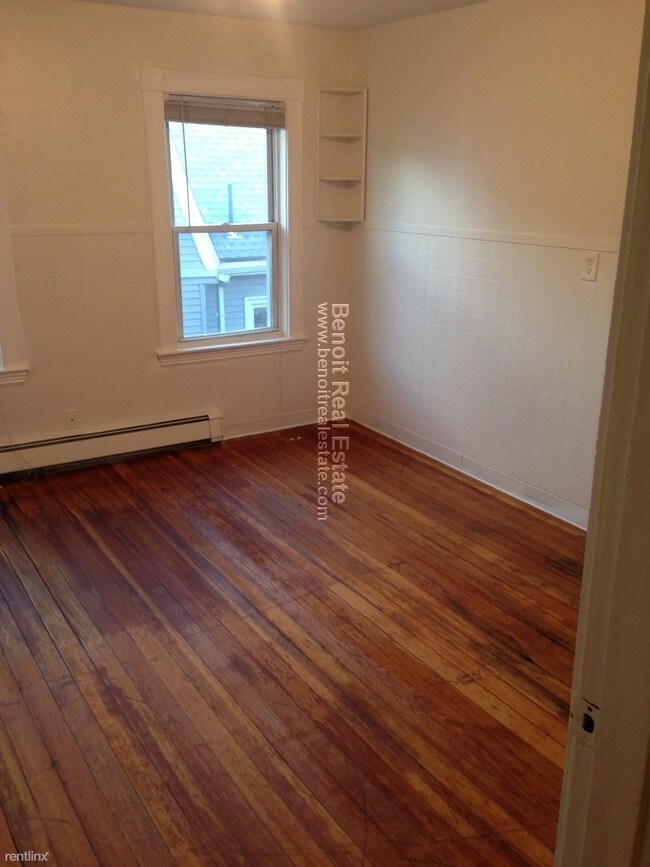 Building Photo - 2 br, 1 bath  - 761 Broadway
