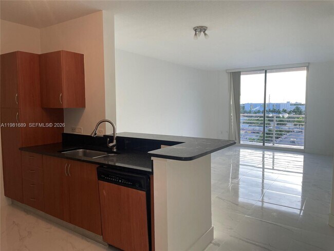 Foto del edificio - 2775 NE 187th St