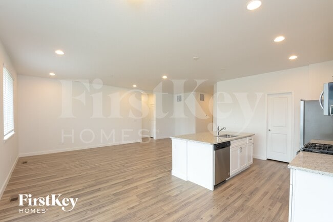 Building Photo - 496 Kansas Ave