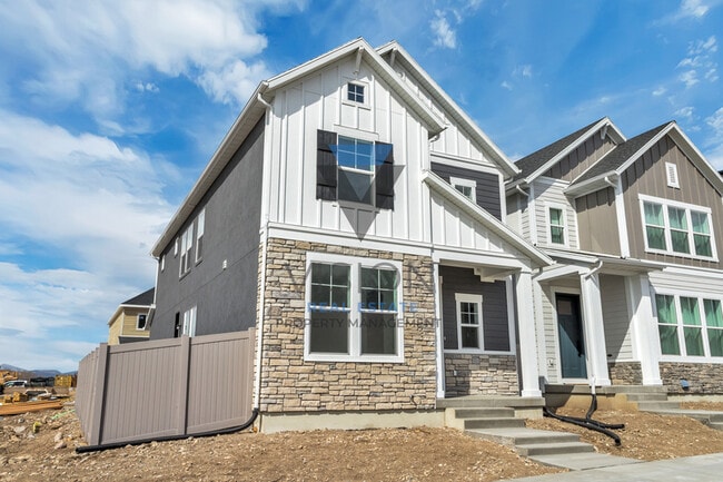 Building Photo - 9737 Featherstone Dr