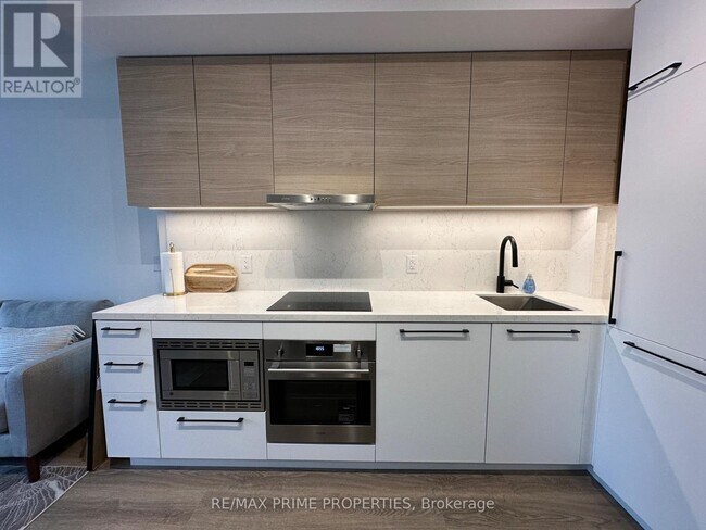 Photo du bâtiment - 1050 Eastern Ave