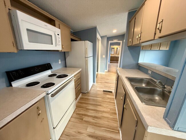 Foto del edificio - 156 Kinney Rd