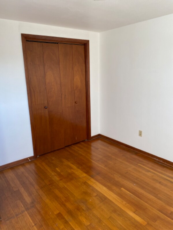 Foto del edificio - 128 Spring Ln