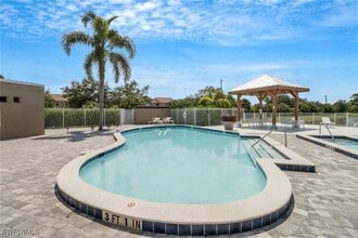 Building Photo - 169 Santa Clara Dr