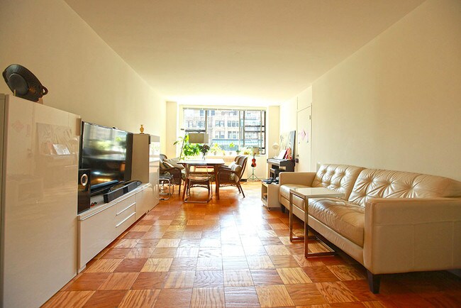 Building Photo - 320 E 46th St
