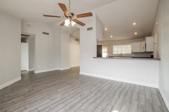 Foto del edificio - 1333 N Higley Rd