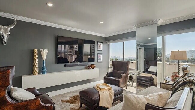 Foto del edificio - "Chic 1-Bedroom Retreat on Iconic Hollywood Blvd – The Perfect Urban Oasis!"