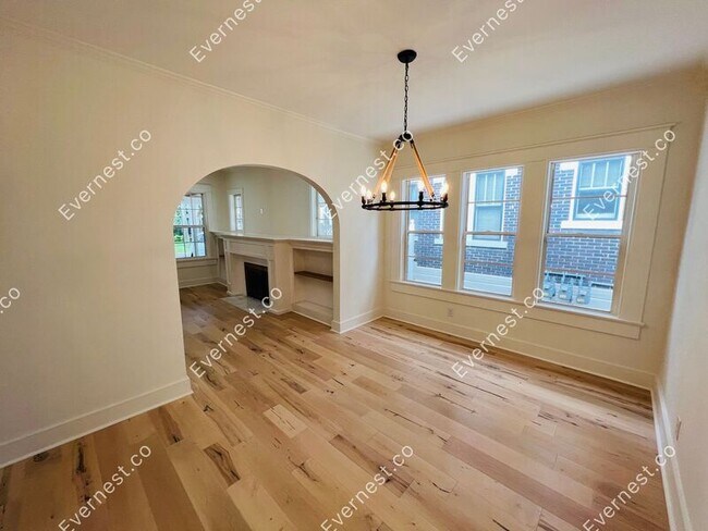 Building Photo - 3007 W San Carlos St