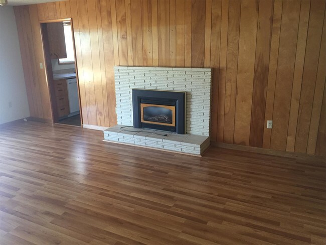 Photo - 688 SW Oakdale Ave