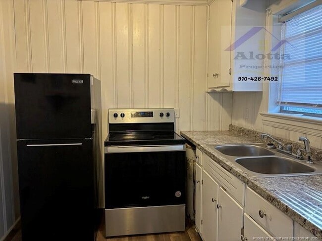 Building Photo - 715 S 3rd St