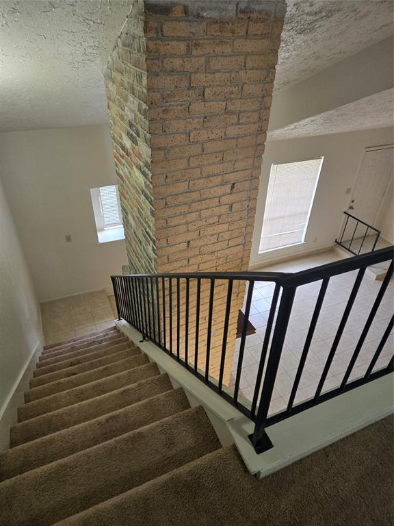 Foto del edificio - 6417 S Briar Bayou Dr