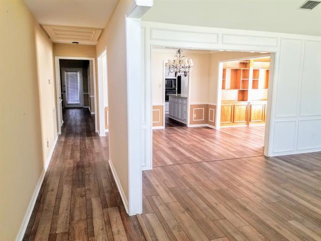 Building Photo - 1327 Royal Palm Ln