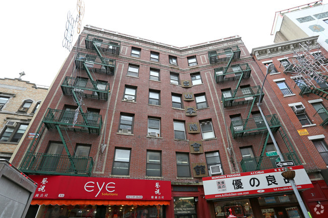 Foto del edificio - 33-37 Mott St