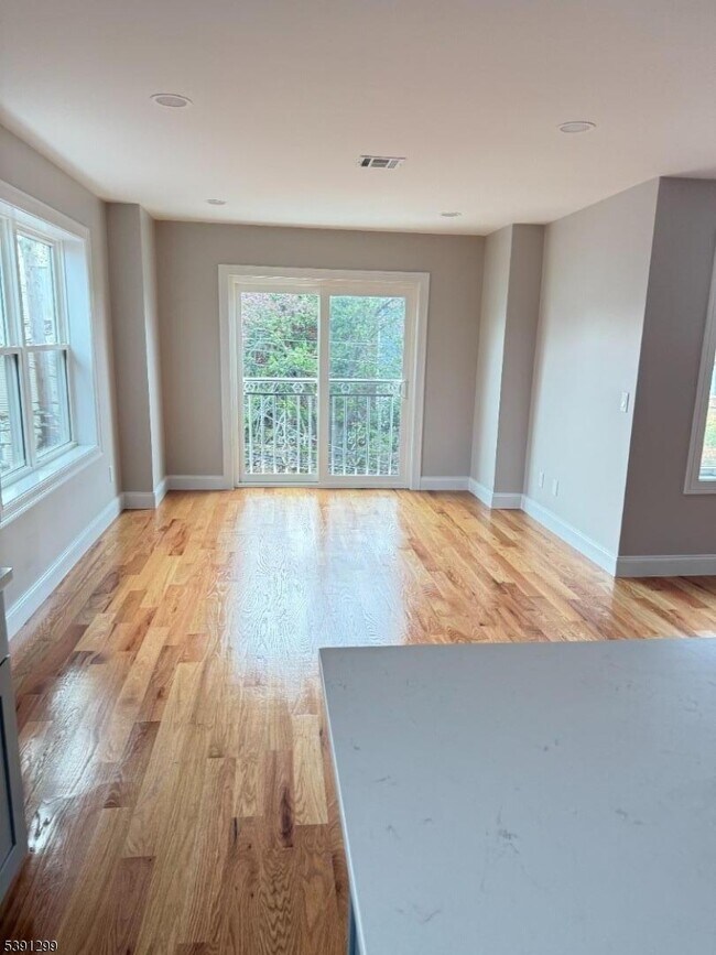 Foto del edificio - 595 N 11th St