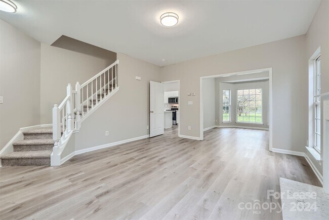 Building Photo - 2560 Governors Pointe Ct NE
