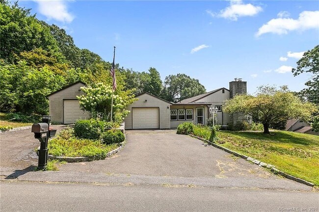 Foto del edificio - 2 Horseshoe Dr