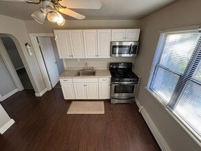 Building Photo - 560 Muncey Rd